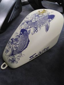 Zero carpes Koi, Absolut Cycles.